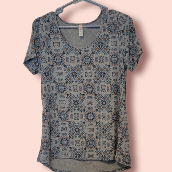LuLaRoe Tops - 5/$25 Lularoe classic t NWT